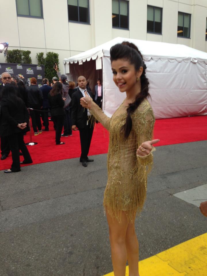 Selena at the 2013 MTV Music Awards ~ photo courtesy of facebook.com/selena