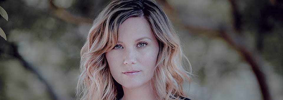 Country Superstar Jennifer Nettles in Studio Working on Her Debut Solo Album