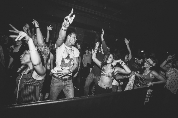 Photo by Little Green Eyes Media